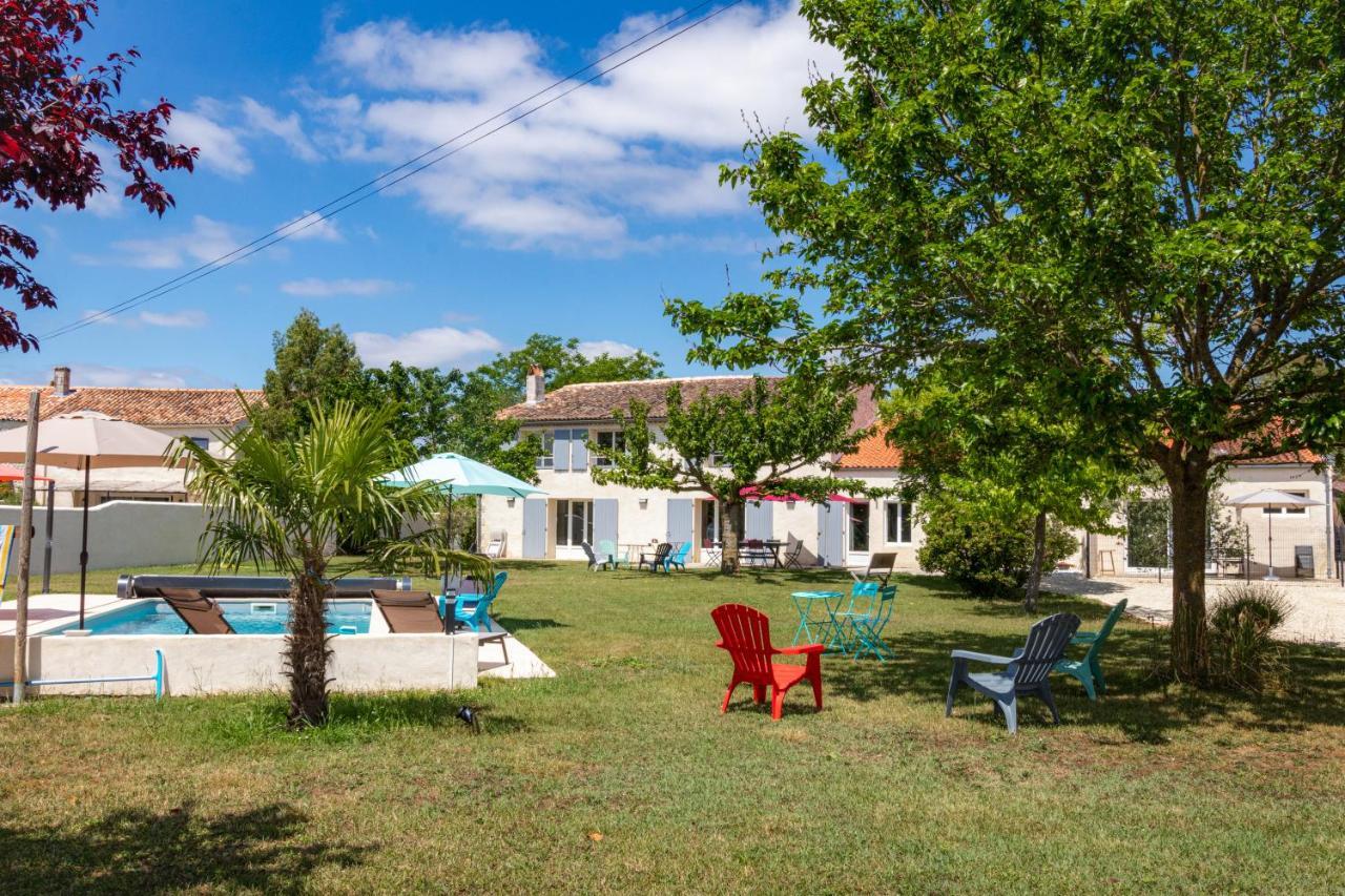 Gite 4 Personnes Avec Piscine Entre Saintes Et Royan Balanzac Ngoại thất bức ảnh